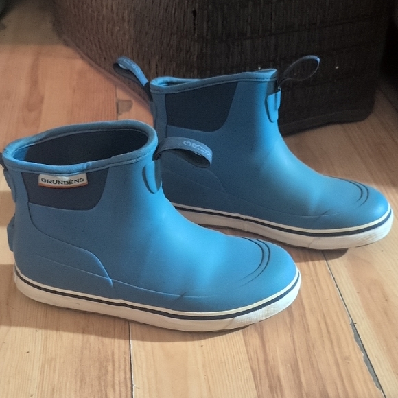 Grundéns Kids Waterproof Blue Boots - Picture 1 of 8